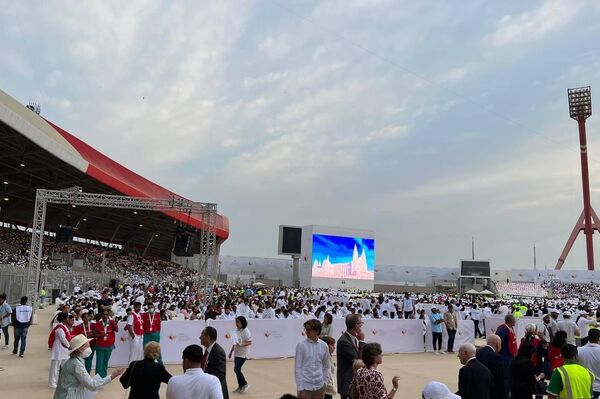 عشرات الآلاف يؤدون القداس الإلهي بحضور بابا الفاتيكان في البحرين 

 - سبوتنيك عربي