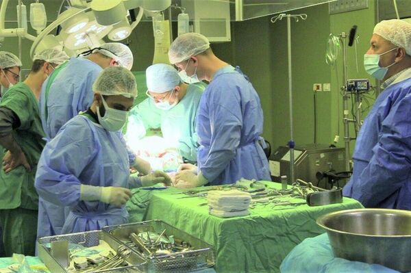 إجراء عمليات زراعة القرنية في قطاع غزة ضمن مبادرة &quot;ومن أحياها&quot; - سبوتنيك عربي