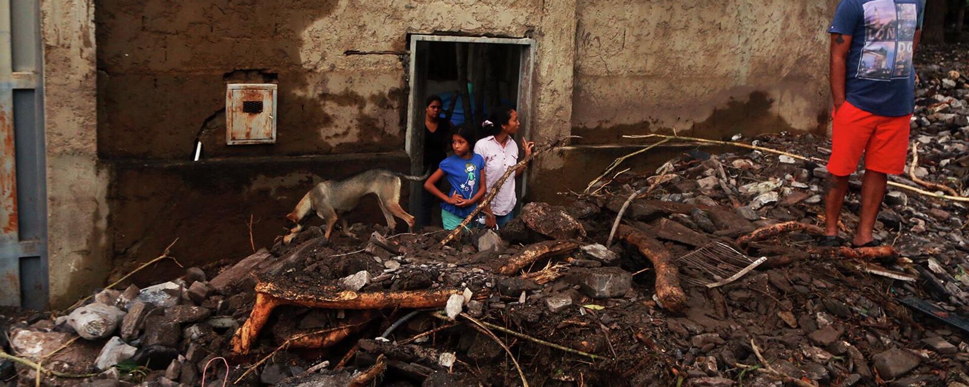 انهيار أرضي بسبب الأمطار الغزيرة في قطاع فالي فيردي في بويرتو لا كروز، ولاية أنزواتيجوي، فنزويلا، في 4 نوفمبر 2022. انهيار أرضي بسبب الأمطار الغزيرة في قطاع فالي فيردي في بويرتو لا كروز، ولاية أنزواتيجوي، فنزويلا، في 4 نوفمبر 2022. - سبوتنيك عربي, 1920, 30.11.2022