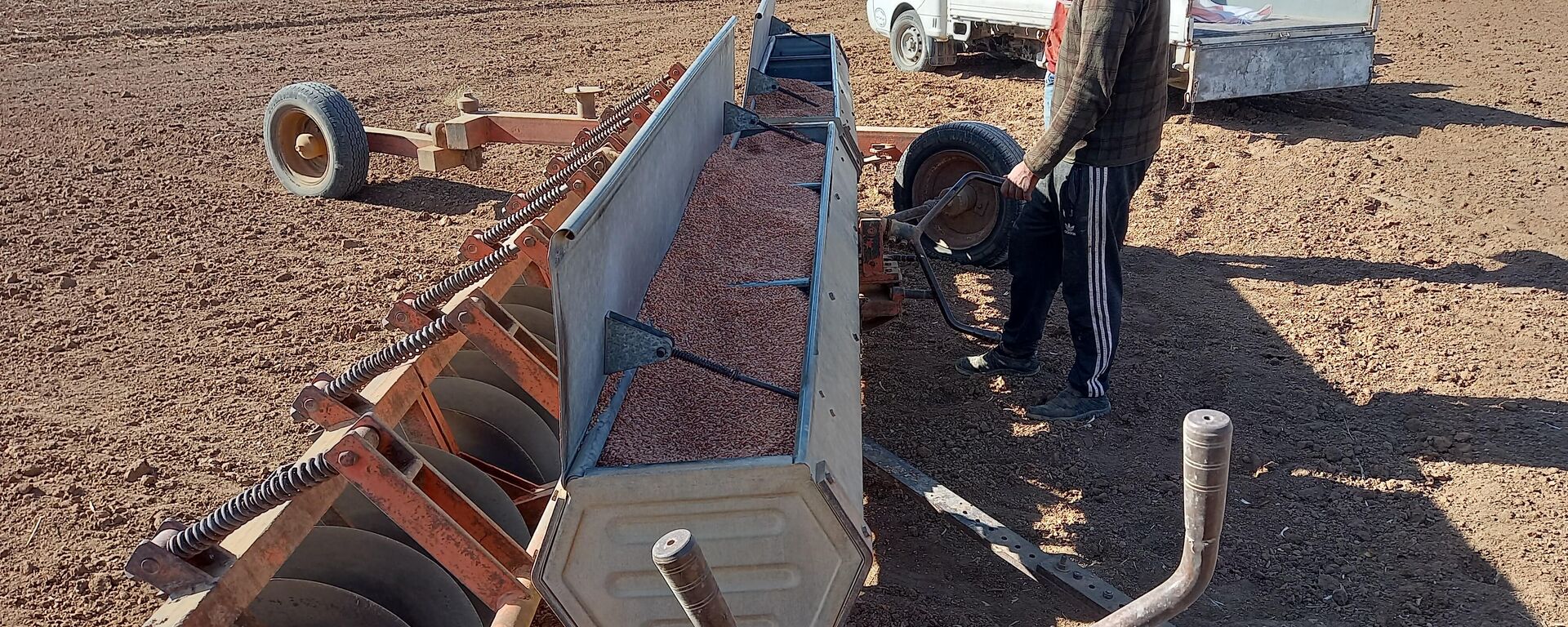 مزراعو شرقي سوريا بين مطرقة الاحتلال الأمريكي وغياب الدعم الحكومي - سبوتنيك عربي, 1920, 10.11.2022