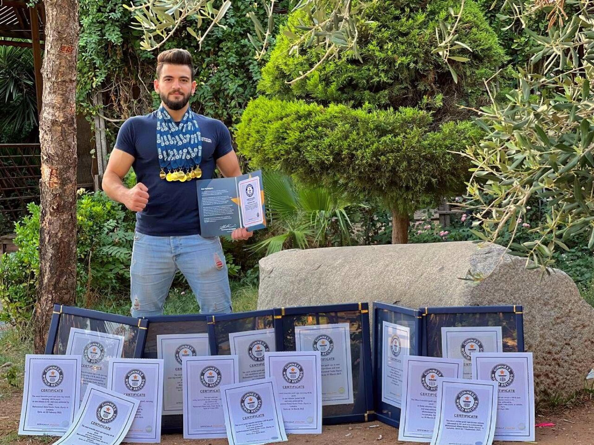 شاب سوري يحطّم 16 رقما في موسوعة غينيس.. ويتطلع إلى الـ 17 - سبوتنيك عربي, 1920, 10.11.2022