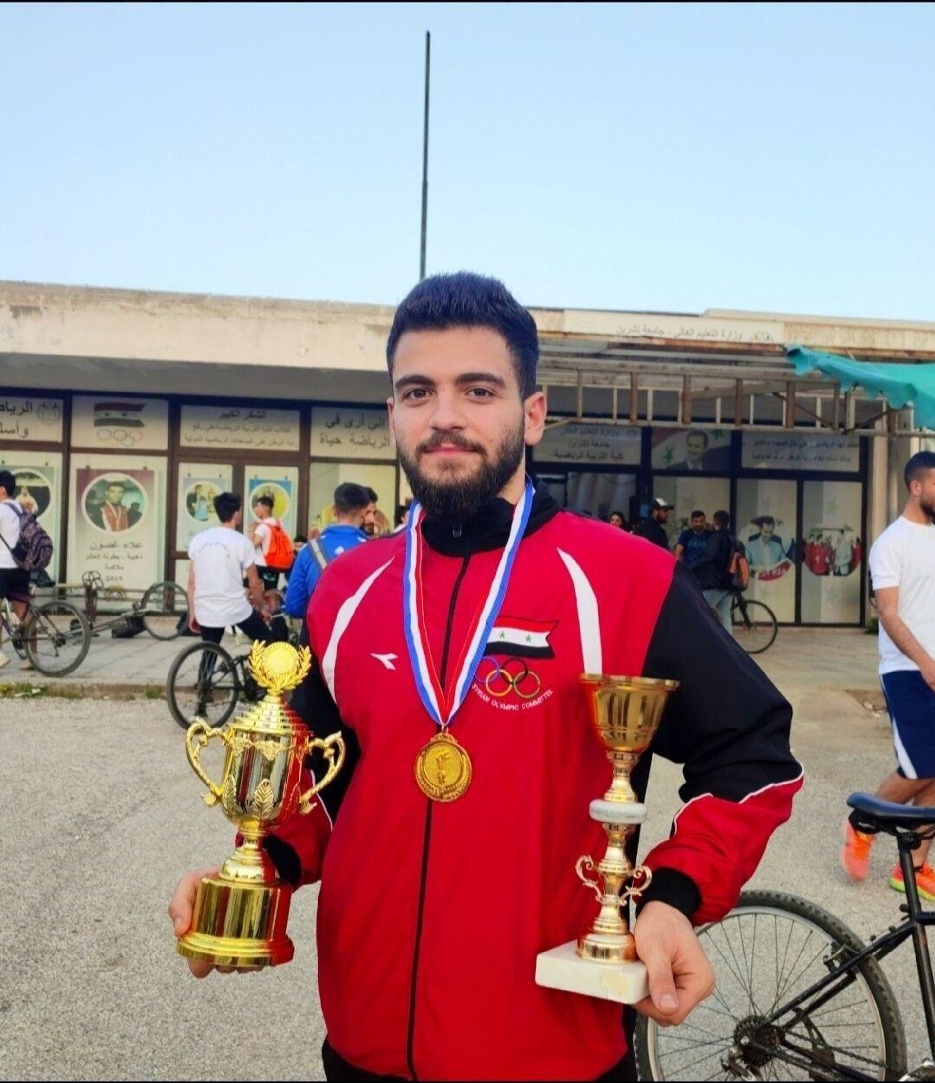 شاب سوري يحطّم 16 رقما في موسوعة غينيس.. ويتطلع إلى الـ 17 - سبوتنيك عربي, 1920, 10.11.2022