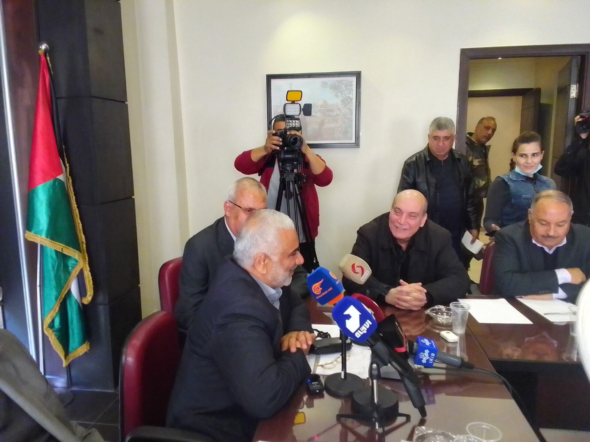 معاون رئيس مجلس الشورى الإيراني للشؤون الفلسطينية مجتبى أبطحي في لقاء مع الأمناء العامين لفصائل المقاومة الفلسطينية في دمشق  - سبوتنيك عربي, 1920, 12.11.2022