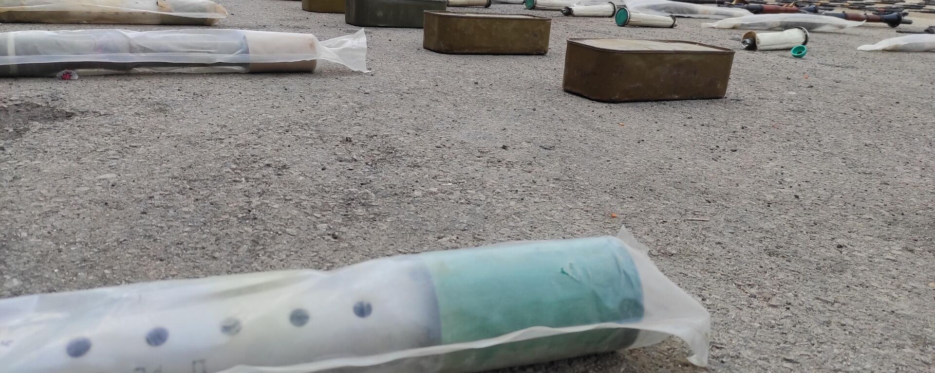 ضبط عبوات ناسفة بأشكال غريبة في منزل أمير داعش بأحد أحياء درعا - سبوتنيك عربي, 1920, 18.11.2022