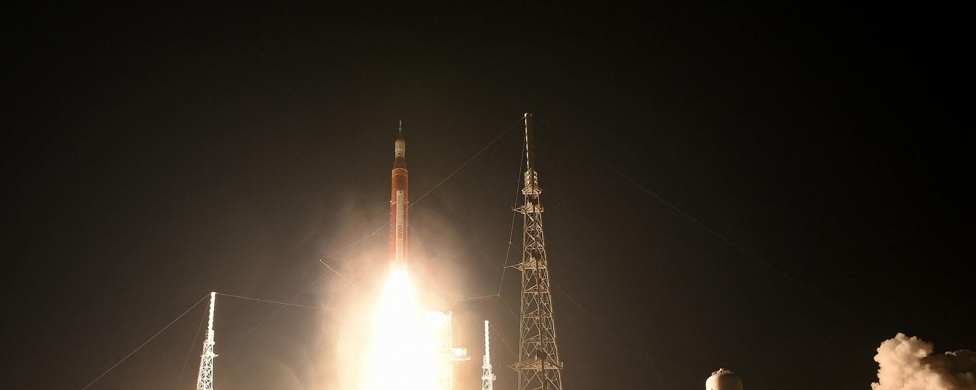 الصاروخ القمري آرتيمس-1 غير المأهول ينطلق من منصة الإطلاق 39B في مركز كينيدي للفضاء التابع لوكالة ناسا في كيب كانافيرال، فلوريدا، 16 نوفمبر/ تشرين الثاني 2022 - سبوتنيك عربي, 1920, 26.01.2023