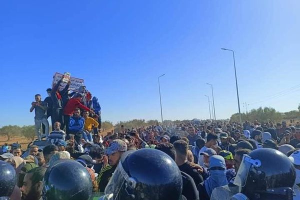 احتجاجات في جرجيس التونسية رفضا لتعامل السلطات مع ملف غرق مركب مهاجرين  - سبوتنيك عربي