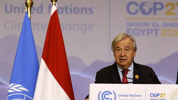 الأمين العام للأمم المتحدة، أنطونيو غوتيريش، يتحدث في مؤتمر صحفي خلال مؤتمر المناخ (كوب 27) في مدينة شرم الشيخ، مصر، 17 نوفمبر/ تشرين الثاني 2022 - سبوتنيك عربي