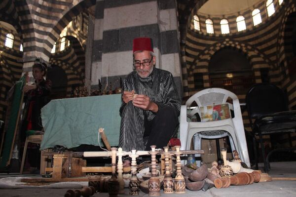 روائع الزجاج الروسي في خان أسعد باشا بدمشق - سبوتنيك عربي