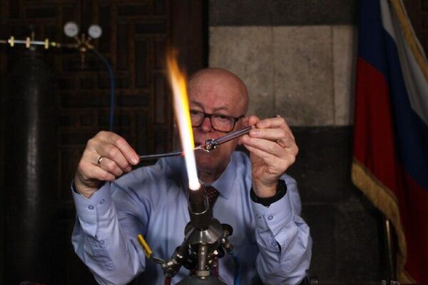 روائع الزجاج الروسي في خان أسعد باشا بدمشق - سبوتنيك عربي