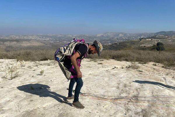 شاب فلسطيني يحقق حلمه بالطيران ويصبح قبطان طائرة شراعية صنعها بيده شاب فلسطيني يحقق حلمه بالطيران ويصبح قبطان طائرة شراعية صنعها بيده - سبوتنيك عربي