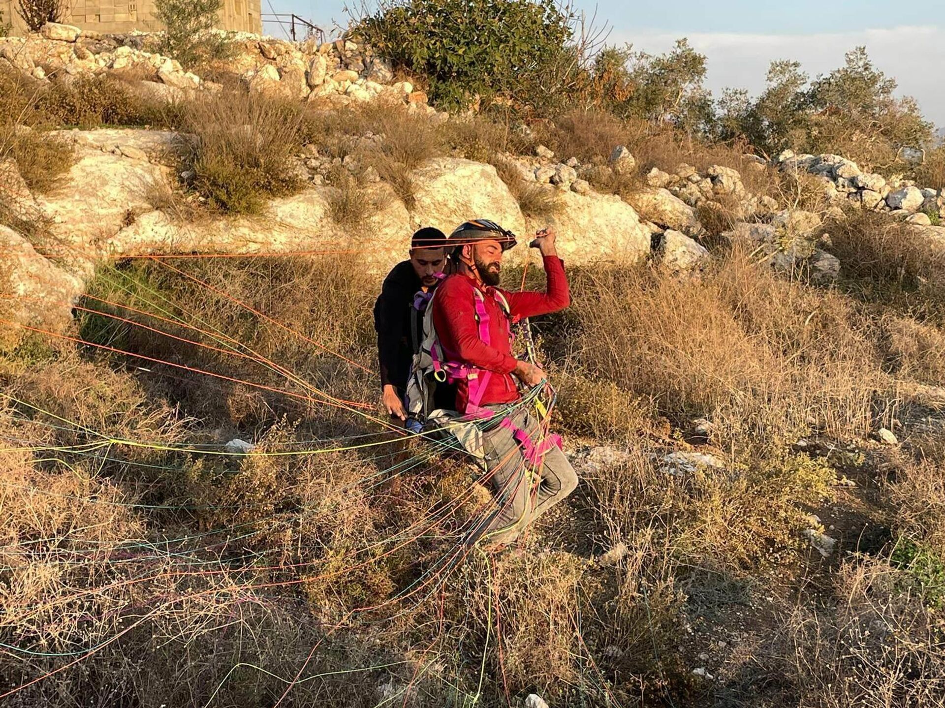 شاب فلسطيني يحقق حلمه بالطيران ويصبح قبطان طائرة شراعية صنعها بيده شاب فلسطيني يحقق حلمه بالطيران ويصبح قبطان طائرة شراعية صنعها بيده - سبوتنيك عربي, 1920, 05.12.2022