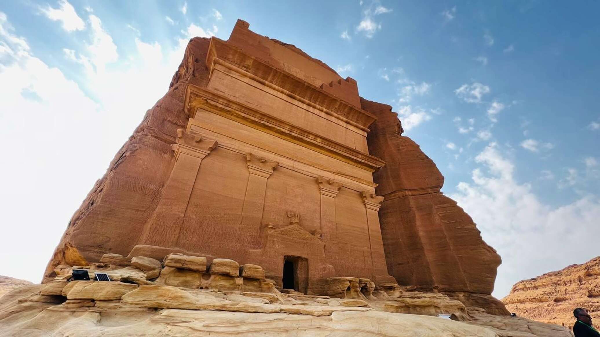 "الذكاء الاصطناعي" يعيد تشكيل قطاع الضيافة والسفر في الخليج