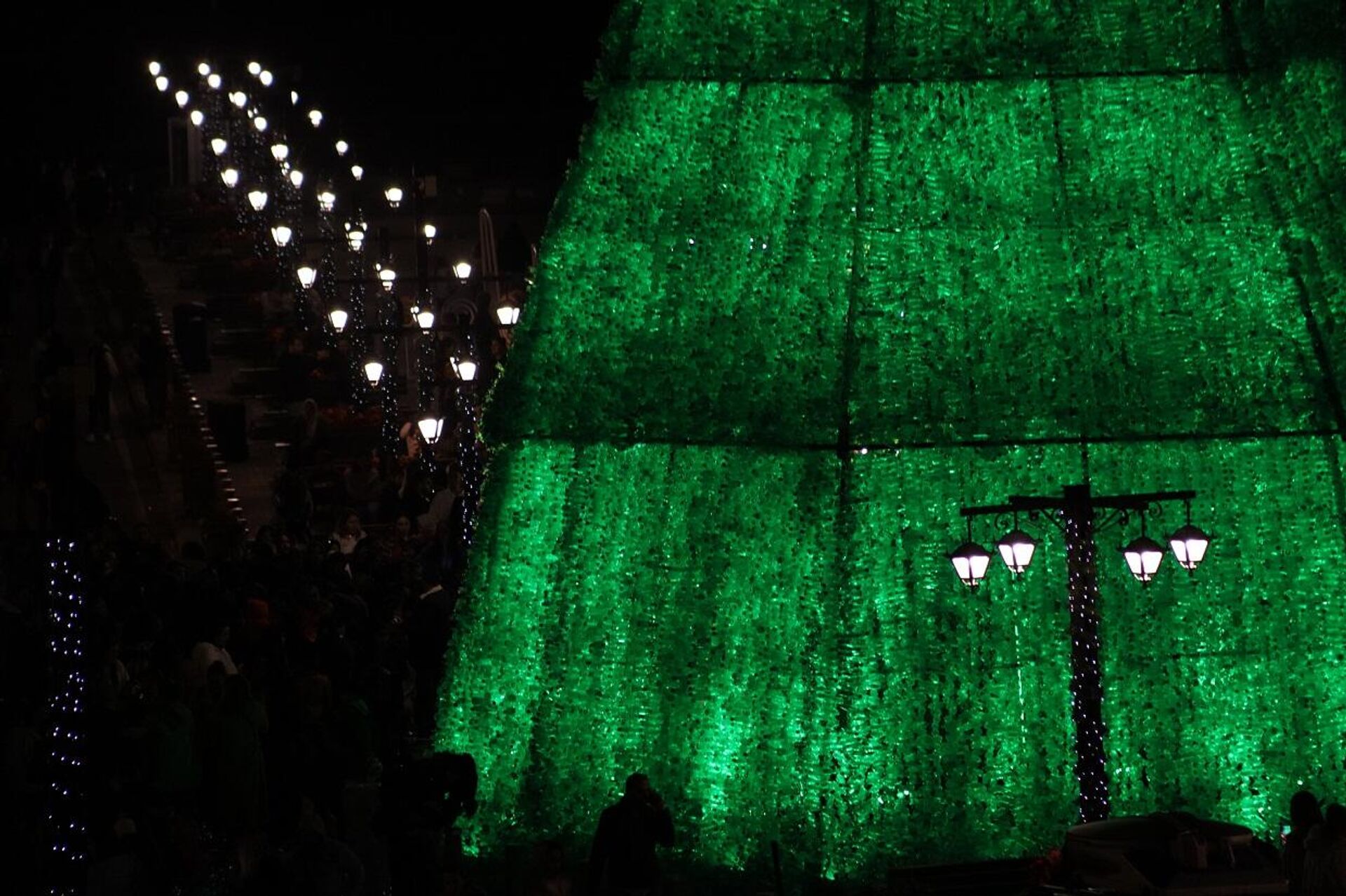 شجرة ميلاد في لبنان صديقة للبيئة - سبوتنيك عربي, 1920, 11.12.2022