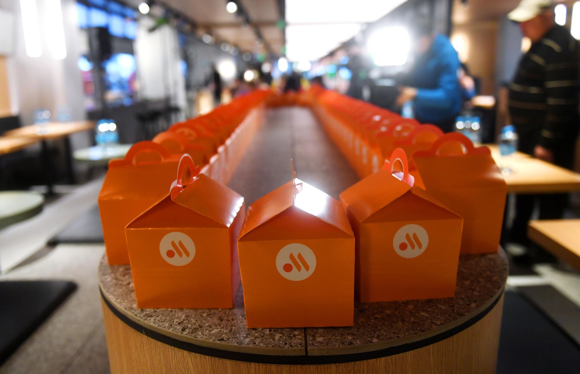 مطعم الوجبات السريعة الروسي فكوسنا إي توشكا في العاصمة موسكو  - سبوتنيك عربي, 1920, 12.12.2022