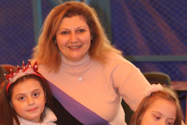 بابا نويل ينتزع أشواك الحصار والحرب من وجوه أطفال الحسكة - سبوتنيك عربي