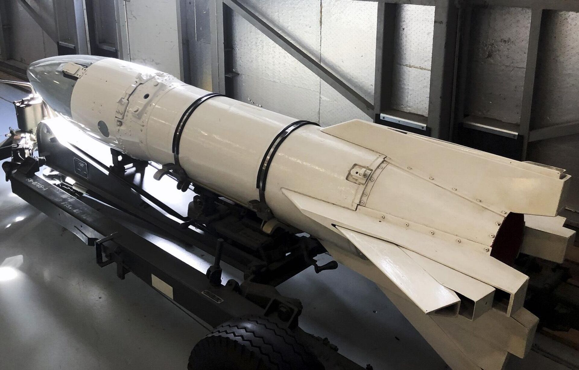 صواريخ نووية أمريكية (جو - جو) - الصاروخ يحمل اثنين من الصواريخ النووية لاستخدامه ضد أسراب القاذفات المعادية ويتم إطلاقه من المقاتلات الحربية. - سبوتنيك عربي, 1920, 25.12.2022