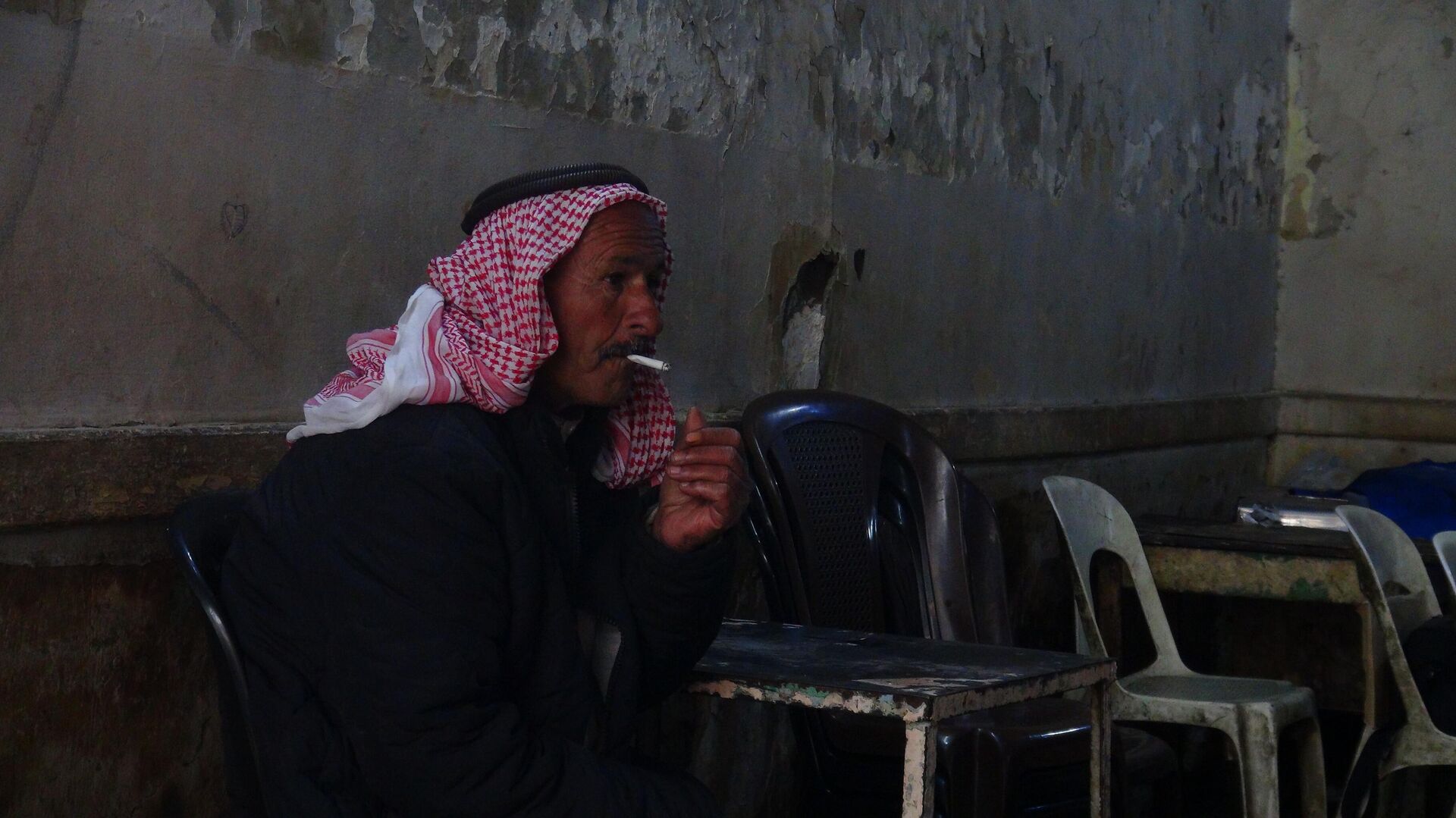 رغم بساطته.. مقهى (البريد) في مدينة الحسكة السورية شاهد على 6 عقود من تاريخها رغم بساطته.. مقهى (البريد) في مدينة الحسكة السورية شاهد على 6 عقود من تاريخها - سبوتنيك عربي, 1920, 13.01.2023