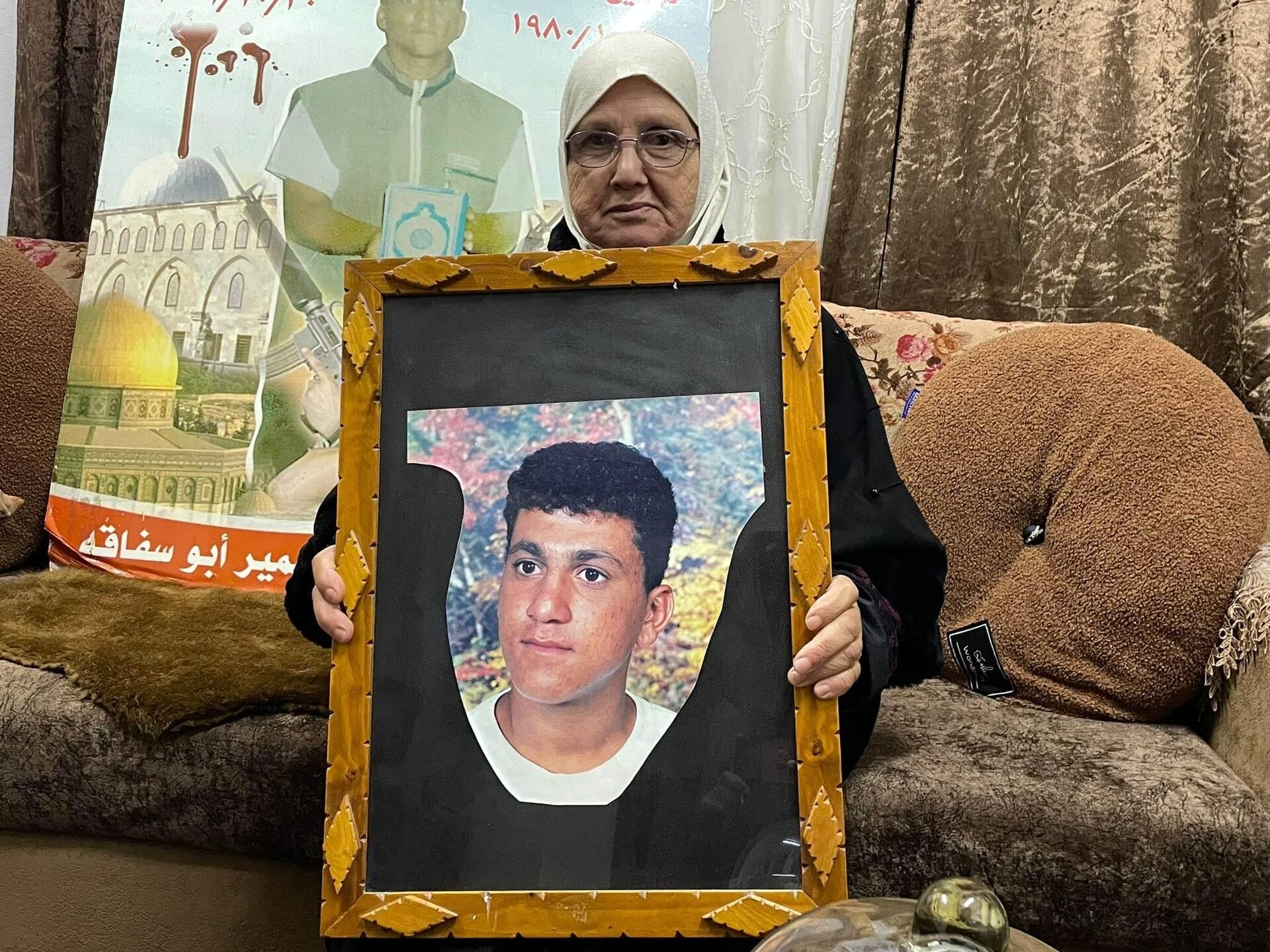 أسر الفلسطينيين المحتجزة جثامينهم في مقابر الأرقام والثلاجات يطالبون باسترداد ابنائهم وتدويل قضيتهم - سبوتنيك عربي, 1920, 18.01.2023