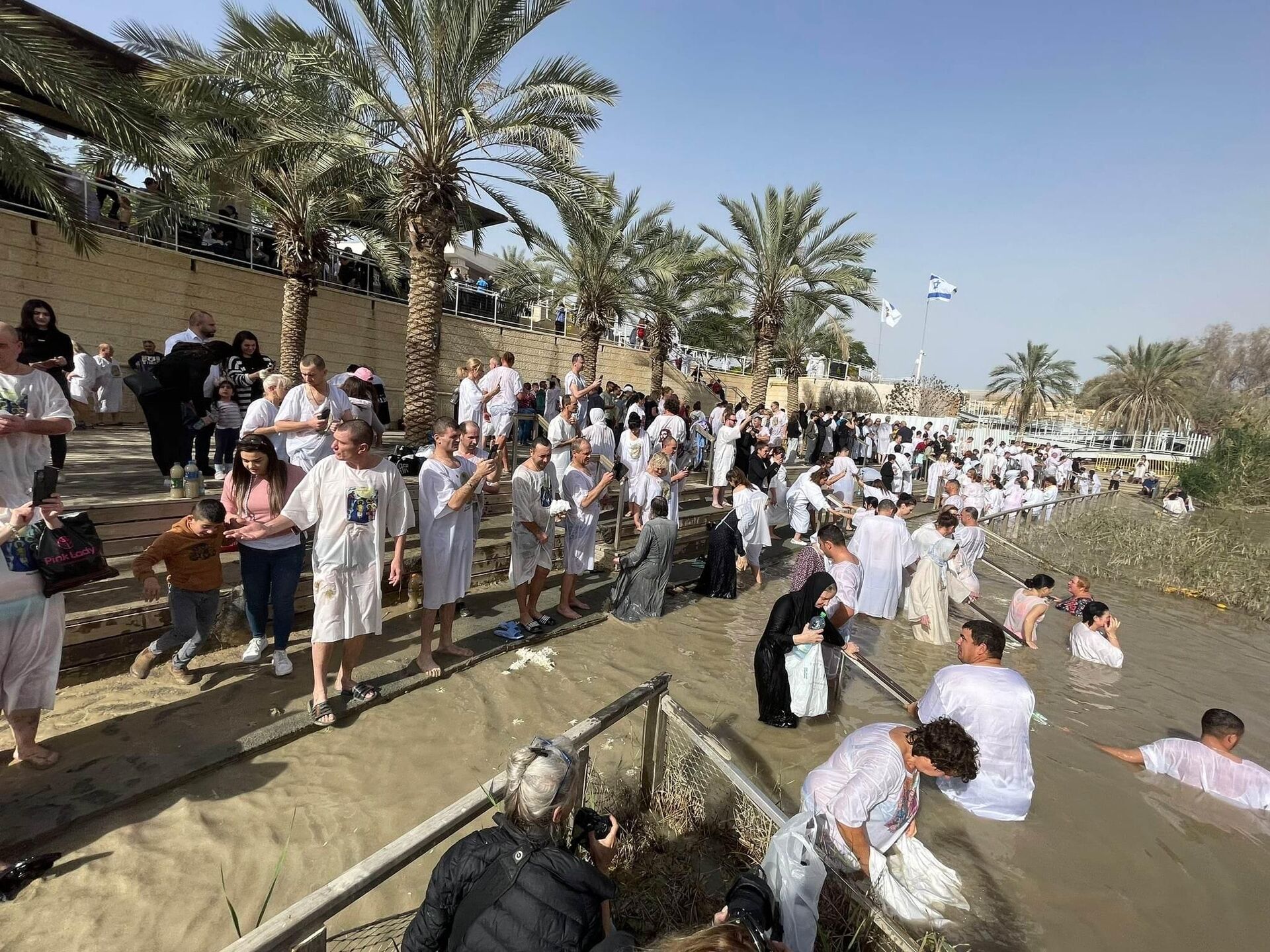 احتفال الكنائس التي تسير حسب التقويم الشرقي بعيد الغطاس - سبوتنيك عربي, 1920, 23.01.2023