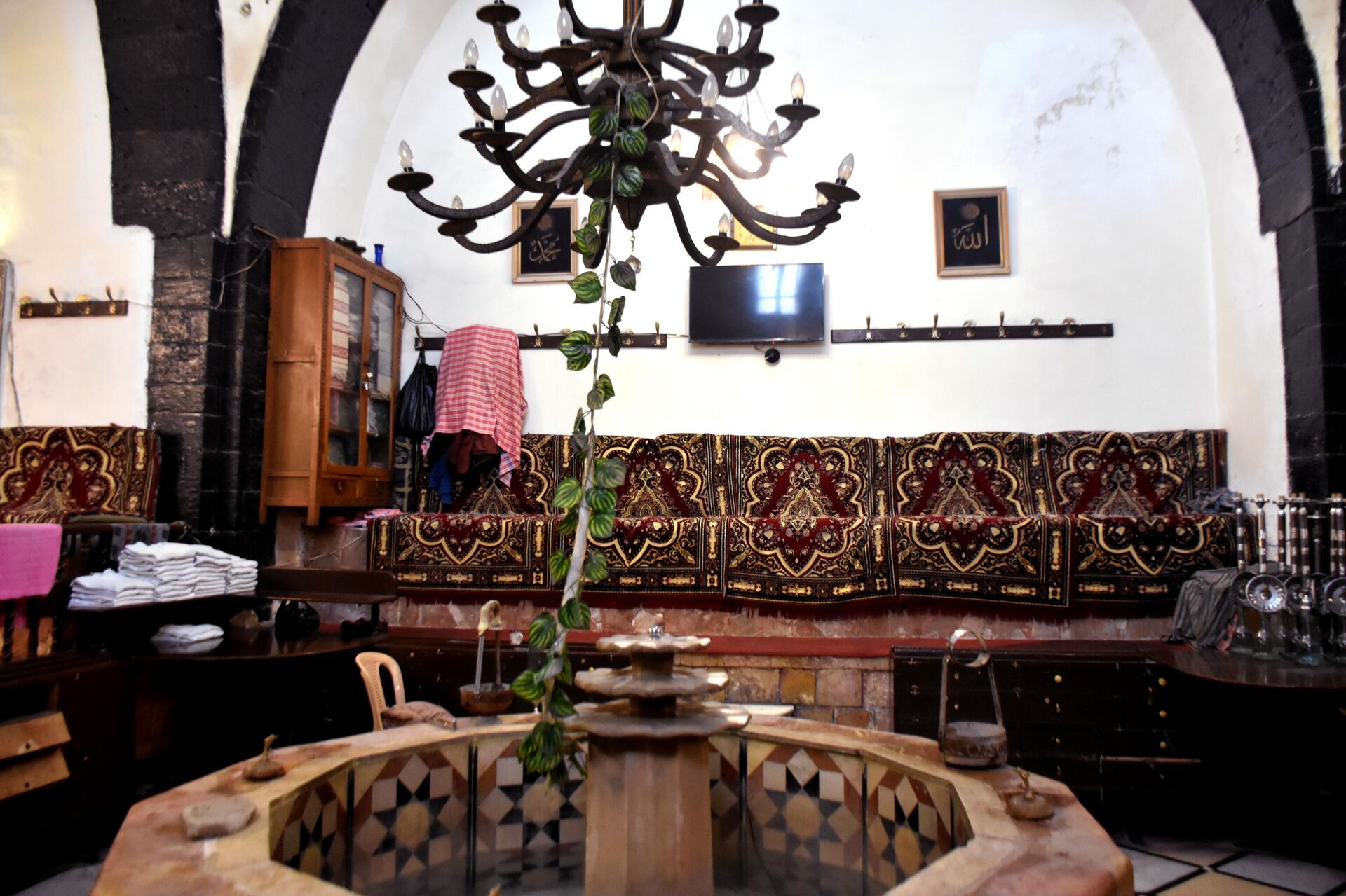 أزمة الوقود تدفع بالسوريين إلى حمامات السوق - سبوتنيك عربي, 1920, 23.01.2023