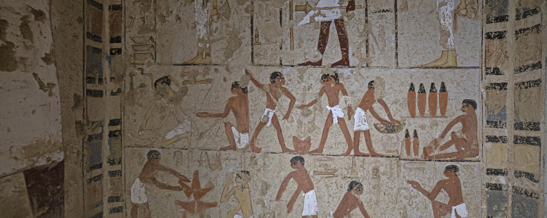 صورة تظهر منظرًا داخل المقبرة المكتشفة مؤخرًا في موقع سقارة الأثري، جنوب القاهرة في مصر 26 يناير 2023. - سبوتنيك عربي, 1920, 05.01.2024