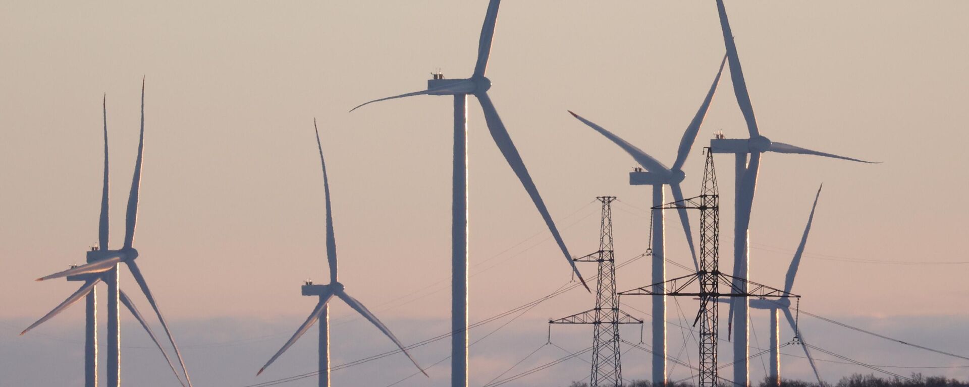 محطة الطاقة الكهريائية كولسكايا بمزرعة الرياح في منطقة كولسكايا بمنطقة مورمانسك شمال روسيا - سبوتنيك عربي, 1920, 26.03.2025