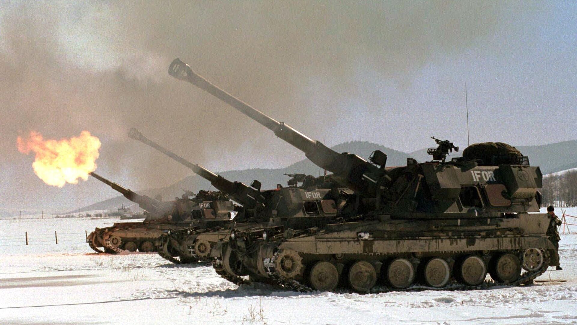 مدافع هاوتزر البريطاني إيه إس 90 - سبوتنيك عربي, 1920, 18.05.2023