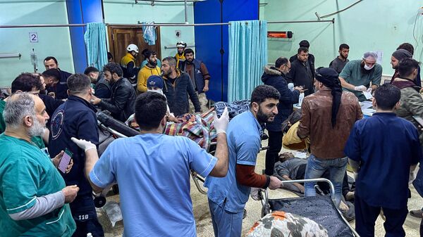 ضحايا زلزال تركيا المدمر في ريف إدلب في سوريا، الاثنين، 6 فبراير 2023 - سبوتنيك عربي