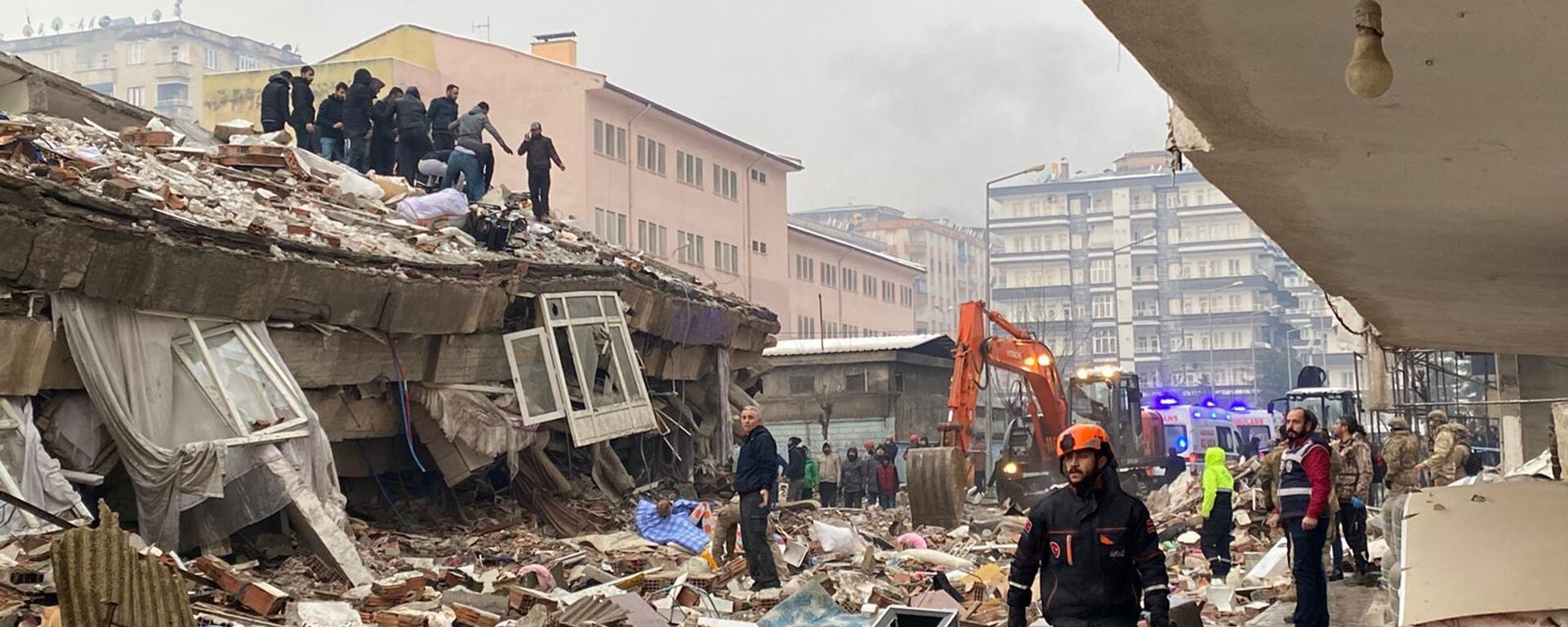 تداعيات زلزال تركيا المدمر  - سبوتنيك عربي, 1920, 06.02.2023