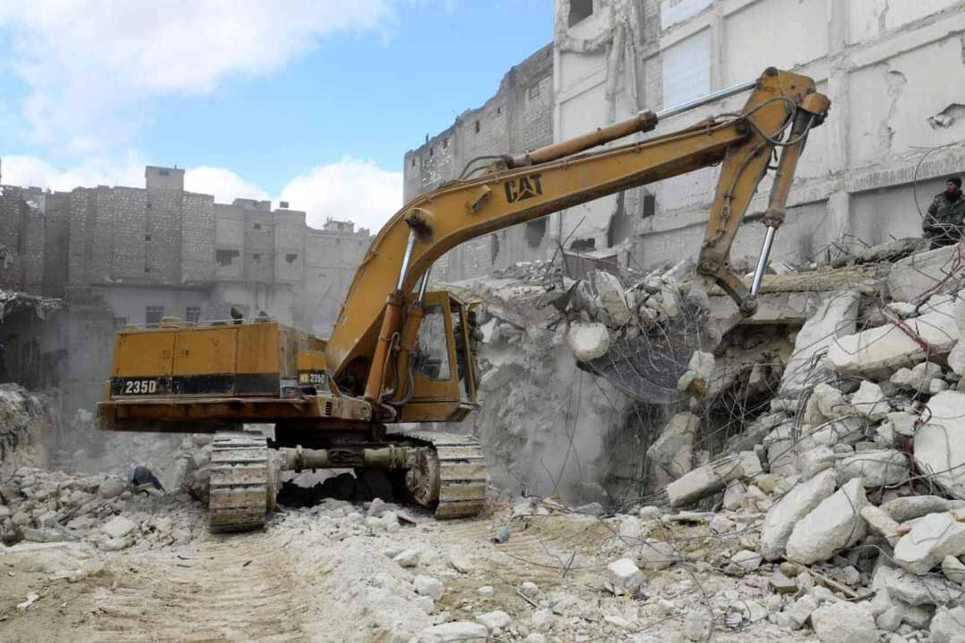 وزير الأشغال السوري يطالب أصحاب المنازل المتضررة بالتواصل مع السلطات المختصة قبل العودة إليها - سبوتنيك عربي, 1920, 07.02.2023