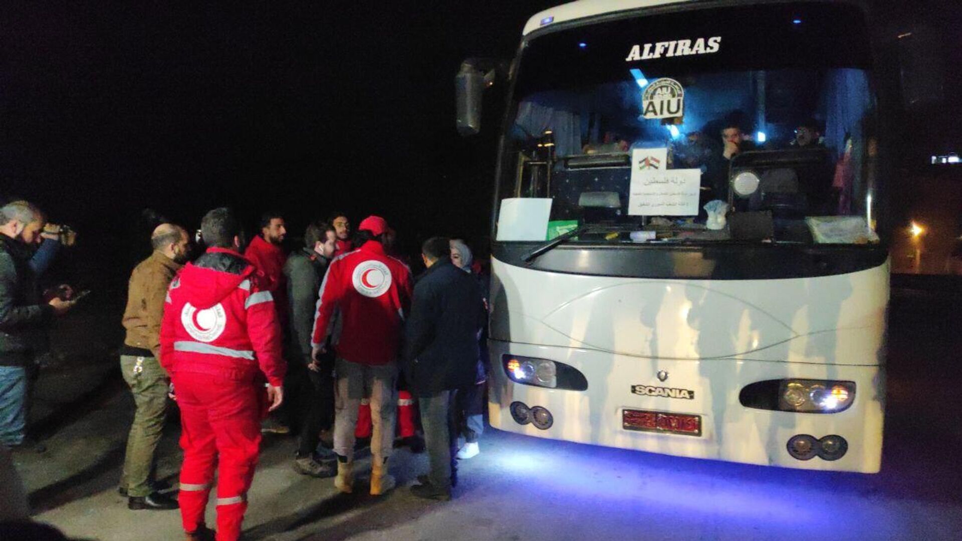 وصول فرق طبية وطواقم بحث وإنقاذ من فلسطين إلى سوريا - سبوتنيك عربي, 1920, 09.02.2023