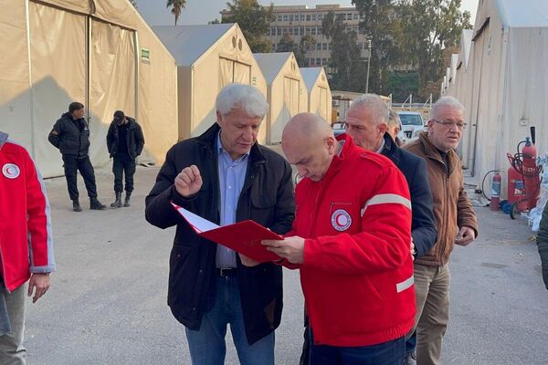 أول شحنة إغاثة أوروبية قادمة من إيطاليا تصل دمشق لمساعدة متضرري الزلزال - سبوتنيك عربي