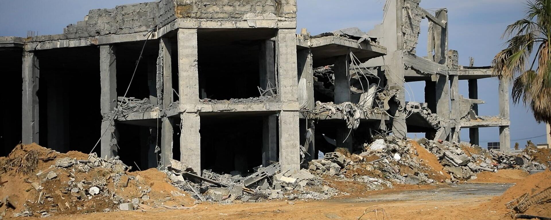 الغارات الإسرائيلية على قطاع غزة تخلف دماراً كبيراً في منشآت مدنية وتحرم عشرات الاسر من مصدر قوتها - سبوتنيك عربي, 1920, 13.02.2023