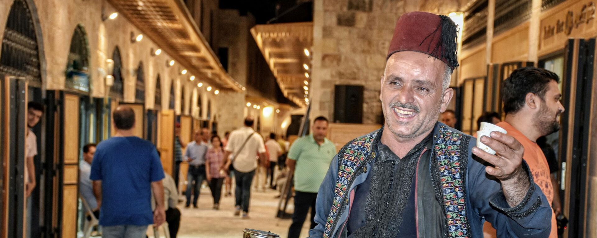 أبو عبدو الصعب.. بائع البسمات يروي لـسبوتنيك كيف انهارت الضحكات في حلب - سبوتنيك عربي, 1920, 13.02.2023