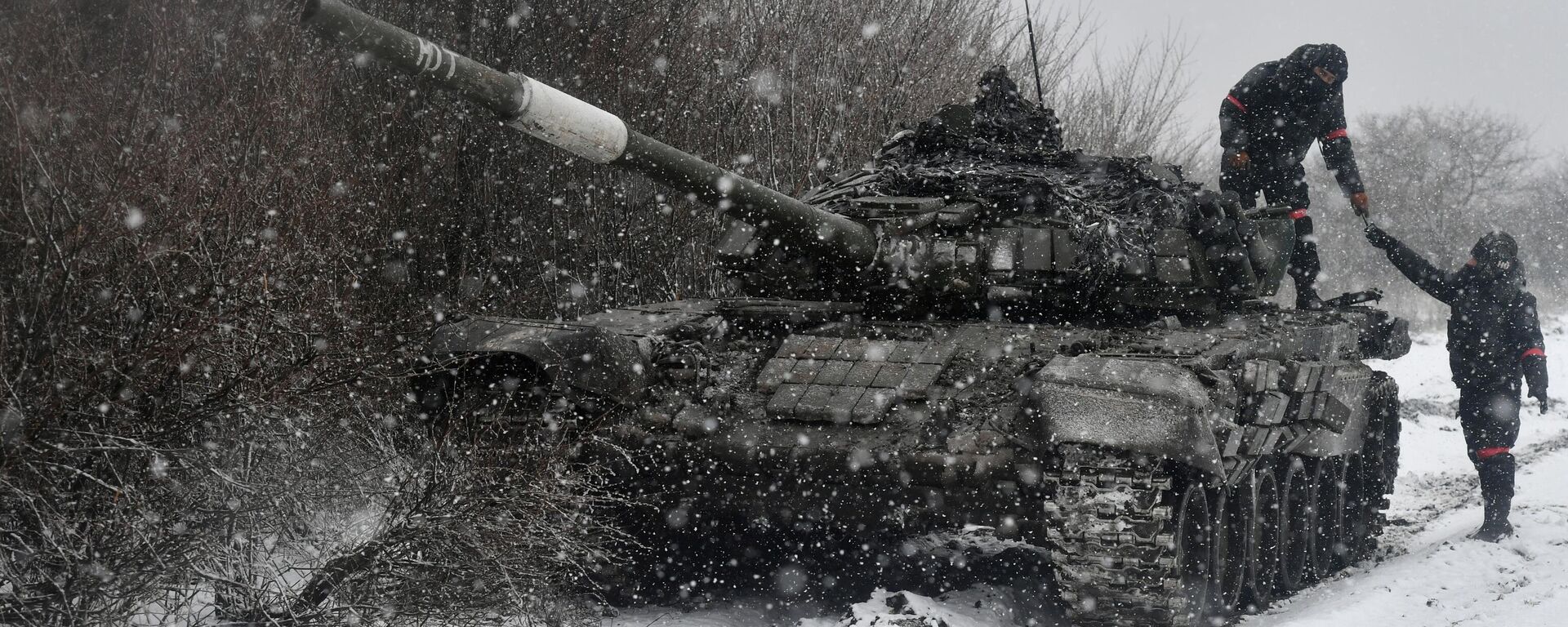 العمل القتالي لدبابة تي-72 للقوات الجيش الروسي في القطاع الجنوبي من منطقة العملية العسكرية الخاصة - سبوتنيك عربي, 1920, 21.02.2023