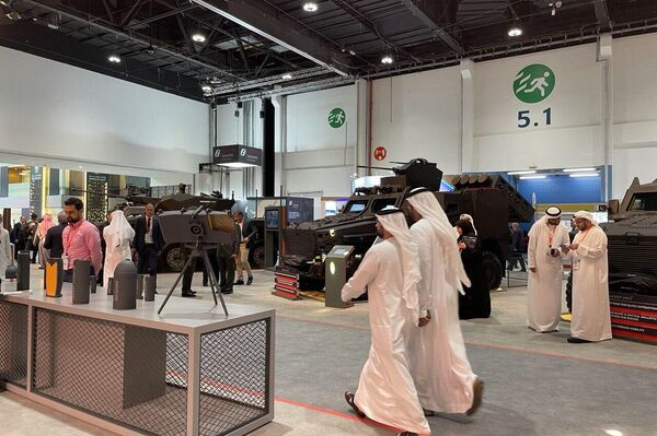 بعض الأسلحة المعروضة في الجناح الإماراتي في آيدكس 2023 في أبوظبي
 - سبوتنيك عربي