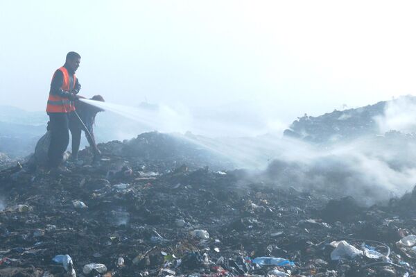 حريق في مكب النفايات الرئيسي في غزة - سبوتنيك عربي