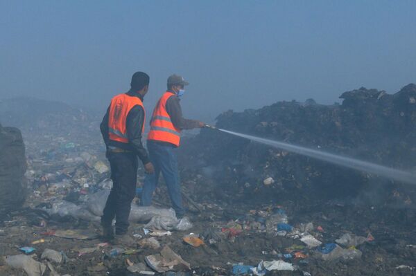 حريق في مكب النفايات الرئيسي في غزة - سبوتنيك عربي