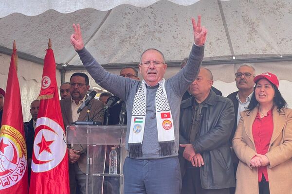 اتحاد الشغل يتظاهر رفضا لاستهداف العمل النقابي
 - سبوتنيك عربي