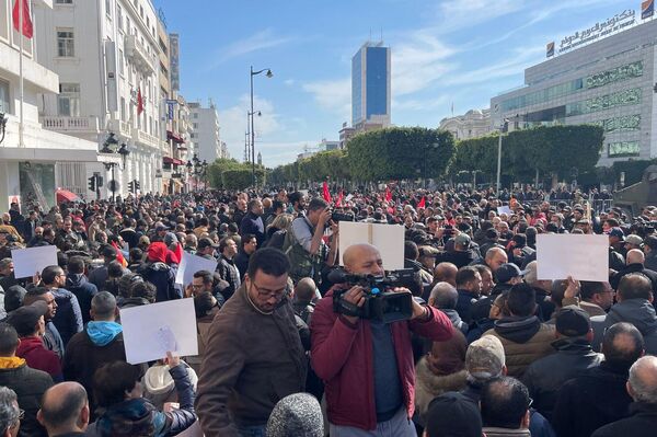 اتحاد الشغل يتظاهر رفضا لاستهداف العمل النقابي
 - سبوتنيك عربي