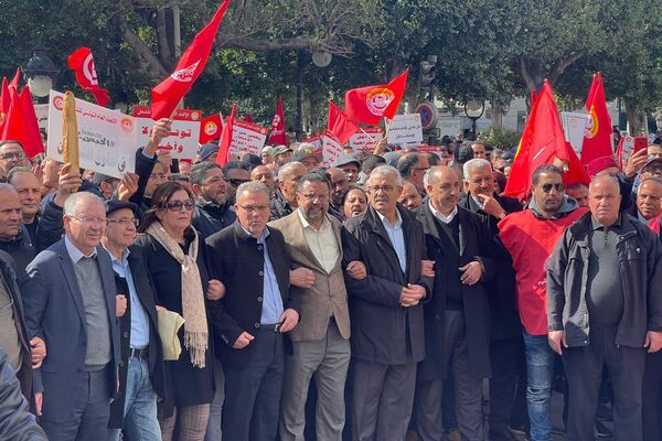 اتحاد الشغل يتظاهر رفضا لاستهداف العمل النقابي
 - سبوتنيك عربي