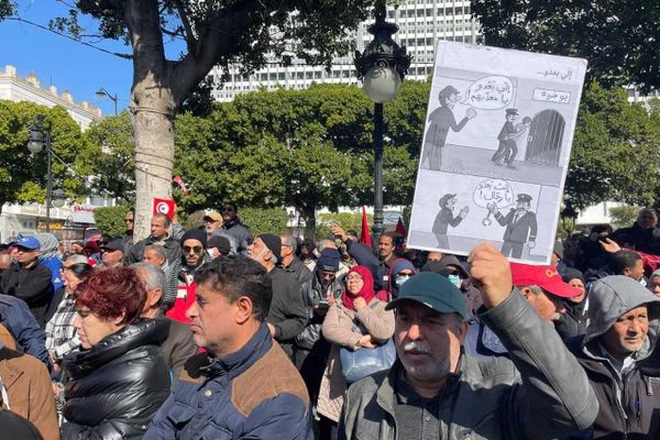  جبهة الخلاص الوطني تتظاهر في العاصمة التونسية تنديدا بالاعتقالات الأخيرة - سبوتنيك عربي