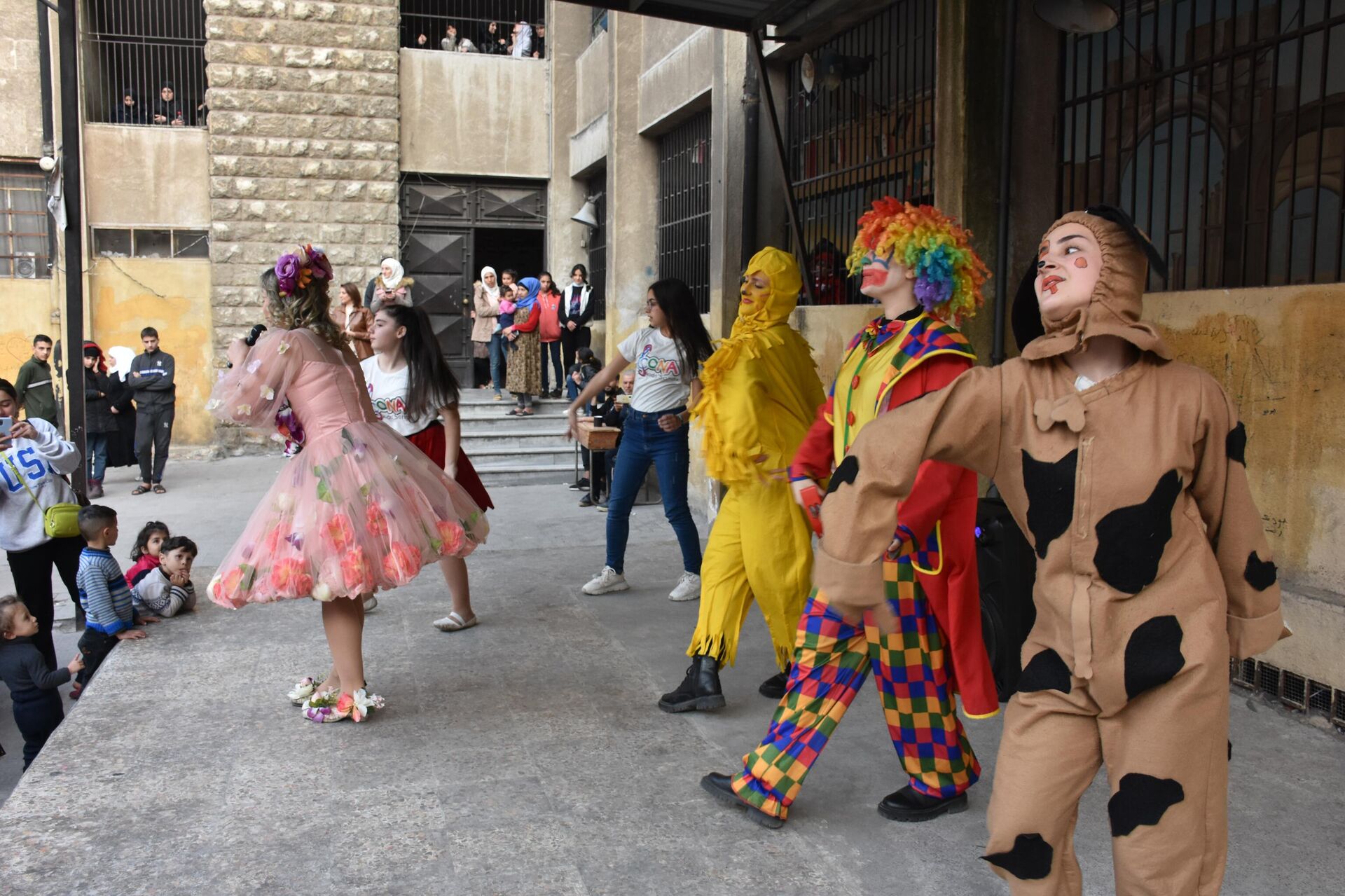 من الحرب إلى الزلزال.. سونا تنذر نفسها لأطفال النكبات في سوريا - سبوتنيك عربي, 1920, 06.03.2023