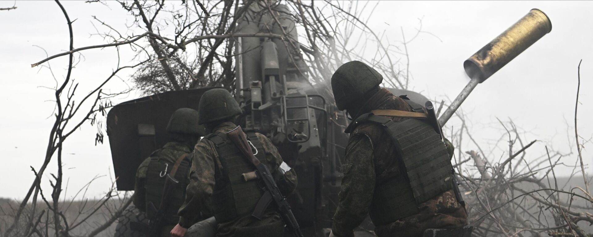 مدفعية القوات المسلحة الروسية تطلق النار على مواقع القوات المسلحة الأوكرانية من مدفع هاوتزر مستا-بي في المنطقة الجنوبية من منطقة العملية العسكرية الخاصة في أوكرانيا - سبوتنيك عربي, 1920, 04.06.2023