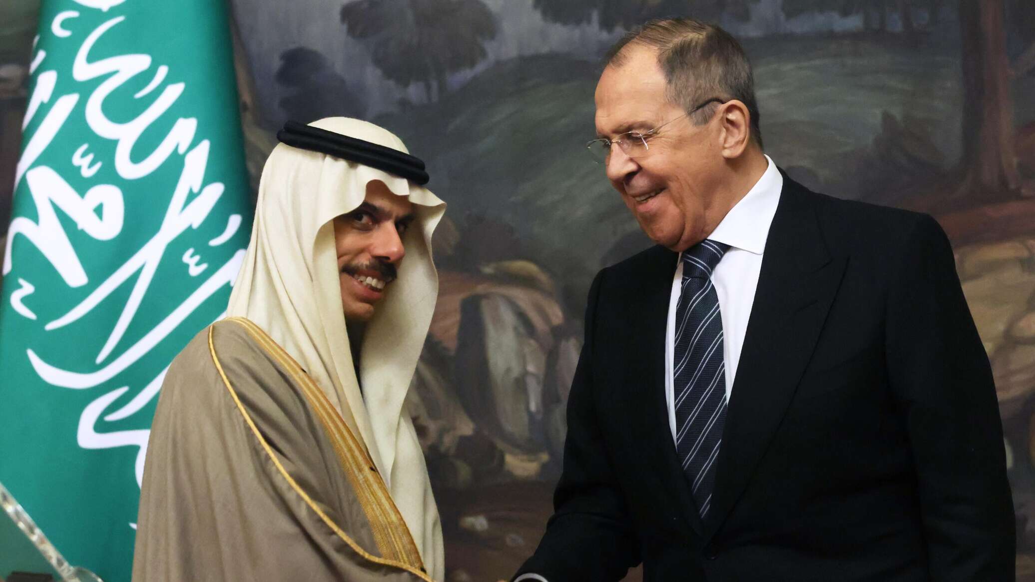 الخارجية الروسية: لافروف يجري محادثات مع نظيره السعودي غدا الجمعة