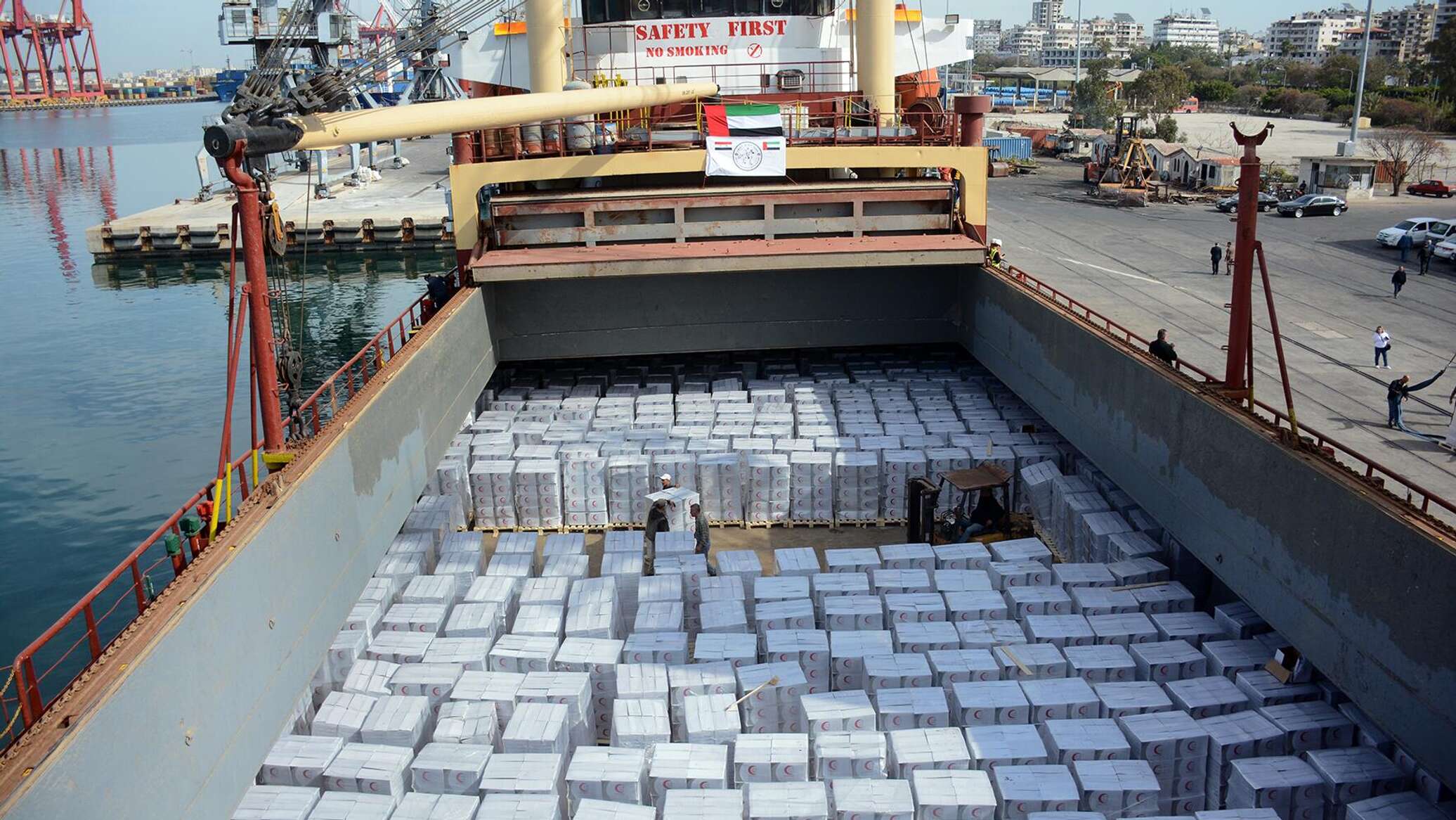 "موانئ أبوظبي" تستحوذ على حصة أقلية في "البوابة البحرية الرئيسية لسوريا"