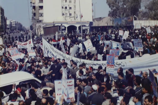 مظاهرات ترفض غزو أمريكا للعراق في العاصمة المصرية القاهرة، عام 2003 مظاهرات ترفض غزو أمريكا للعراق في العاصمة المصرية القاهرة، عام 2003 - سبوتنيك عربي