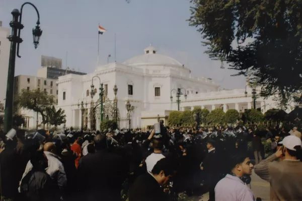 مظاهرات ترفض غزو أمريكا للعراق في العاصمة المصرية القاهرة، عام 2003 مظاهرات ترفض غزو أمريكا للعراق في العاصمة المصرية القاهرة، عام 2003 - سبوتنيك عربي