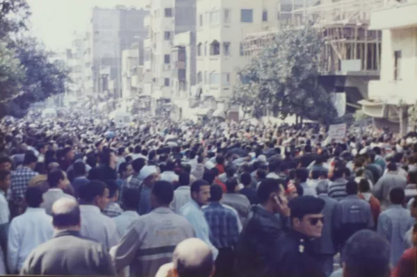 مظاهرات ترفض غزو أمريكا للعراق في العاصمة المصرية القاهرة، عام 2003 مظاهرات ترفض غزو أمريكا للعراق في العاصمة المصرية القاهرة، عام 2003 - سبوتنيك عربي