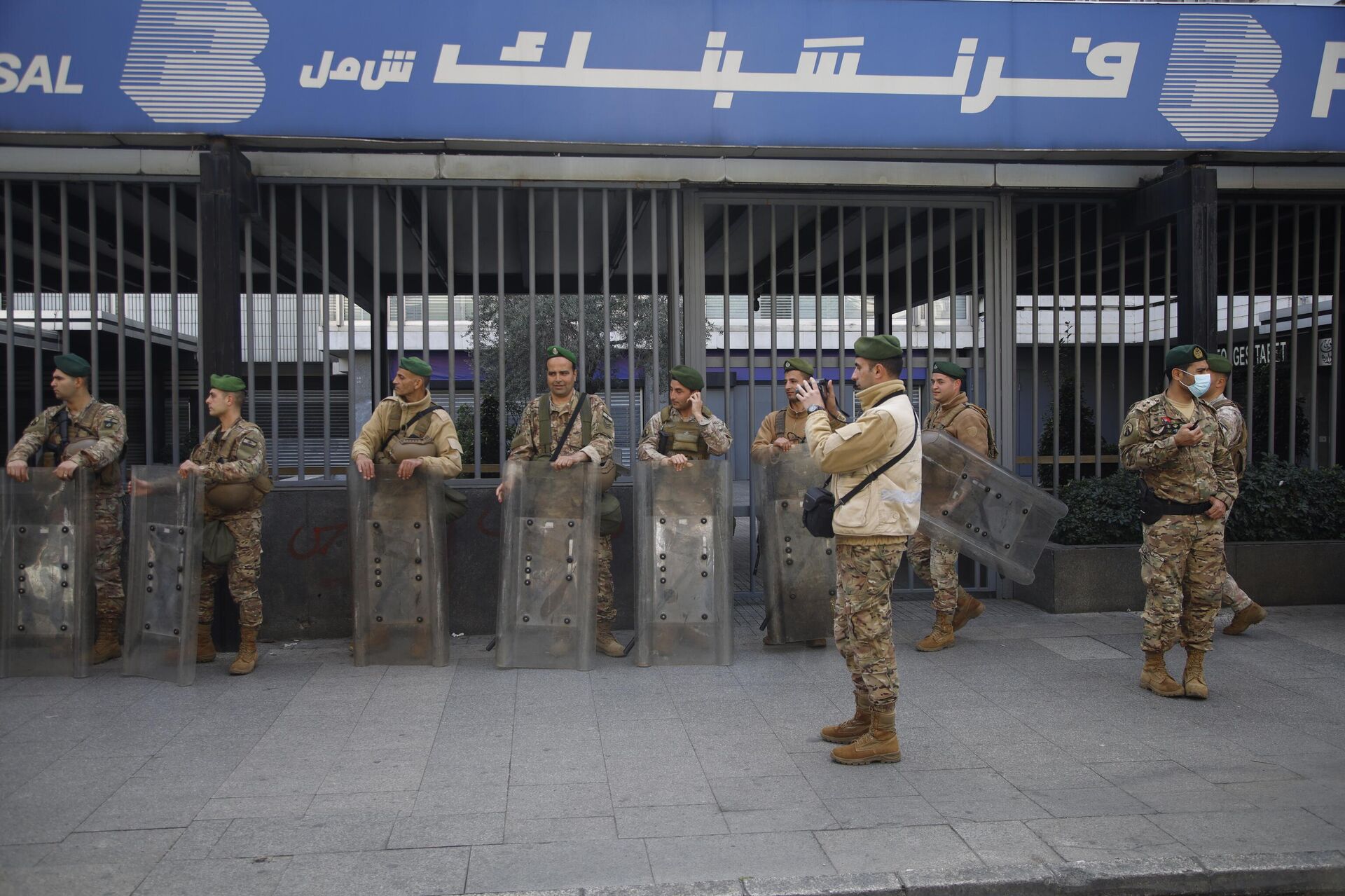 المودعون يشعلون الشارع سننتزع حقوقنا بالقوة - سبوتنيك عربي, 1920, 24.03.2023